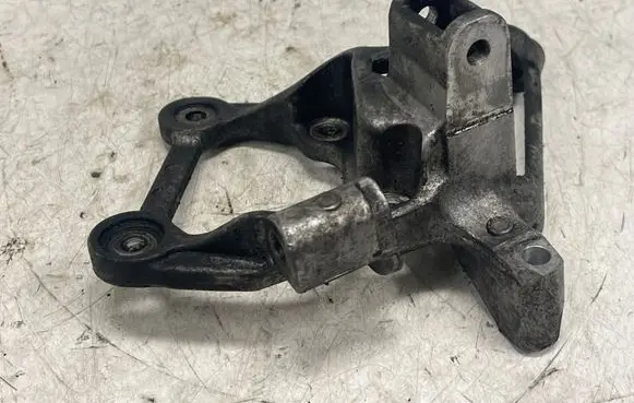 Peugeot Partner Engine mounting bracket 9662414980