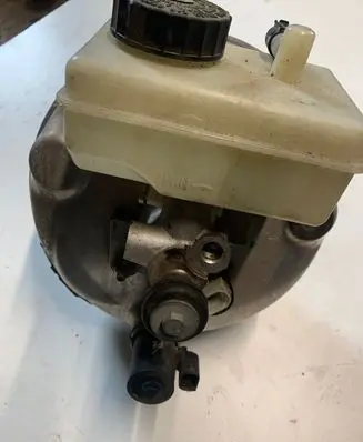 Mercedes-Benz E W211 Brake booster A0054302430