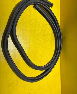 Renault Twingo II Trunk rubber seal (body) 
