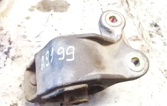 Engine mount bracket