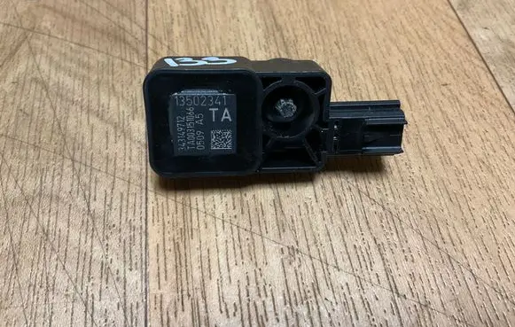 Opel Insignia A Airbag deployment crash/impact sensor 13502341