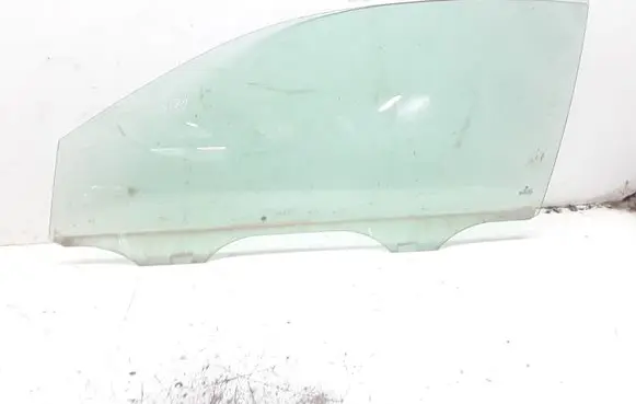 Volkswagen Polo Front door window/glass (coupe) 