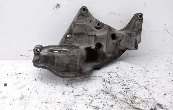 Volvo XC60 Generator/alternator bracket 31401103