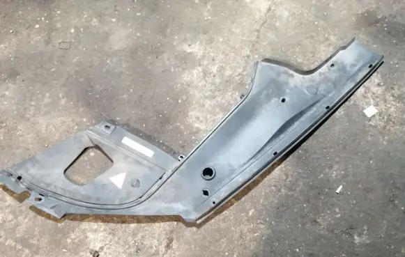 BMW 7 F01 F02 F03 F04 Other engine bay part 7019801 10627110