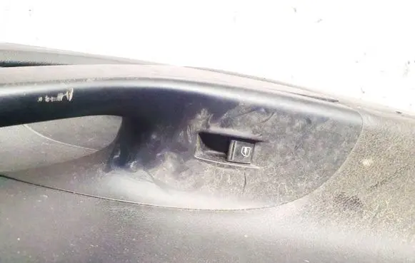Volkswagen PASSAT B6 Electric window control switch