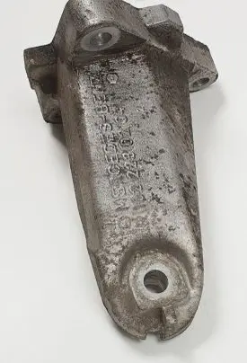 Mercedes-Benz E W124 Engine mounting bracket R1022236204