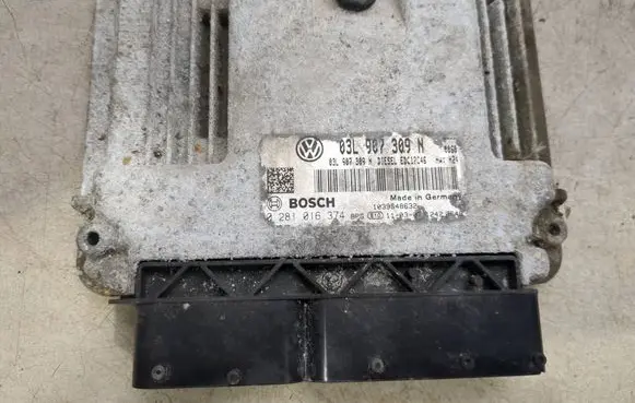 Volkswagen PASSAT B7 Engine control unit/module 03L907309N 0281016374