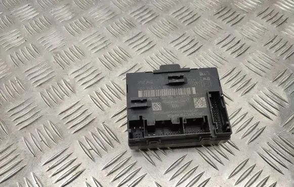 Volkswagen Touran III Door control unit/module 5Q0959593E 5Q0959593B
