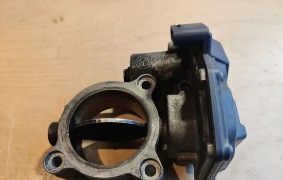 BMW 5 F10 F11 Throttle valve 1354781075202 781075202 10378517