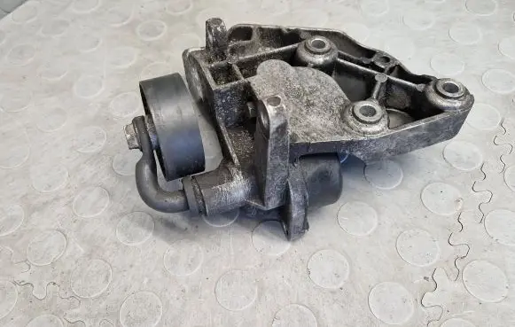 BMW 3 E46 A/C compressor mount bracket 7787319