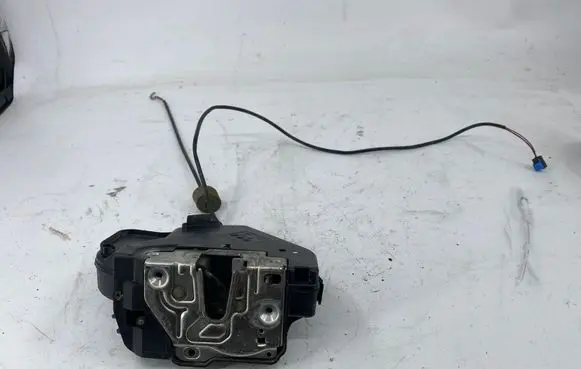 Mercedes-Benz E W211 Rear door lock