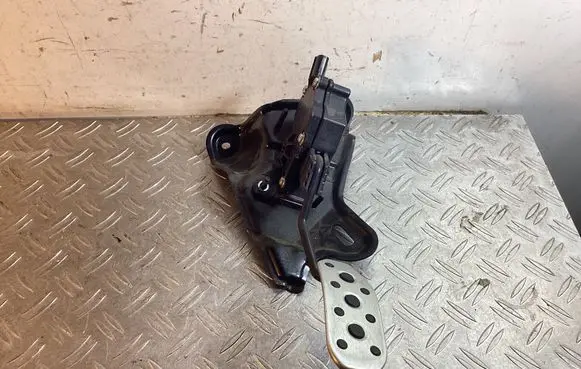 Lexus RX 450H Accelerator throttle pedal 7811048030 06Q19D00021 1988009081