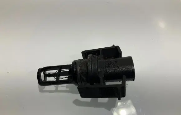 Mercedes-Benz E W211 Intake air temperature sensor 0005422818 A0005422818