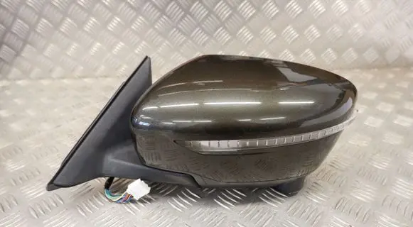 Nissan X-Trail T32 Front door electric wing mirror 