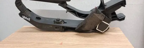 Accelerator throttle pedal
