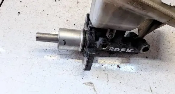 Renault Trafic II (X83) Master brake cylinder