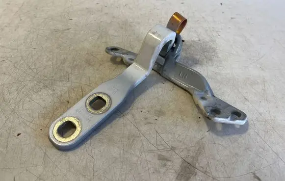 BMW X6 F16 Tailgate/trunk/boot hinge 7318691