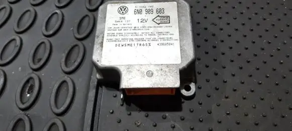 Volkswagen Golf III Airbag control unit/module 6n0909603 5wk4137
