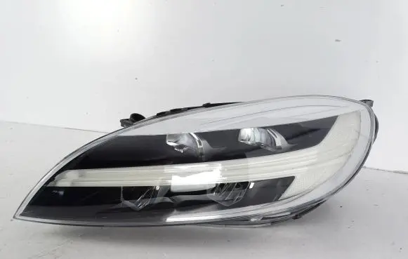 Volvo V40 Headlight/headlamp 31677022