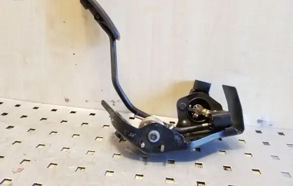 Toyota Corolla E120 E130 Accelerator throttle pedal 7811135030