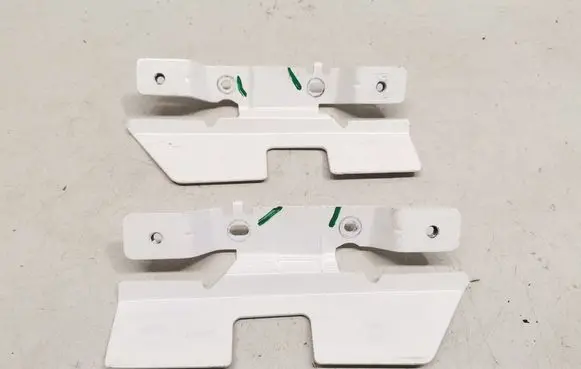 Jaguar XE Fender mounting bracket GX73518B46AB GX73518B47AB