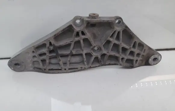 Audi A4 S4 B7 8E 8H Rear differential/diff mount bracket 8E0599287K