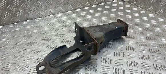 Volvo XC60 Radiator mount bracket