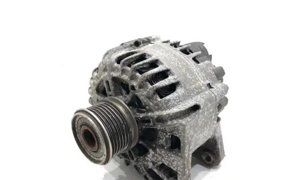 Renault Clio IV Generator/alternator 2627732A
