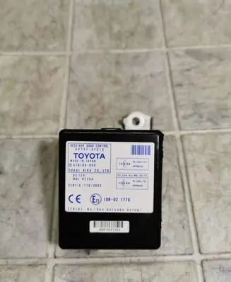 Toyota Corolla Verso AR10 Door control unit/module 10R021776 897410F010