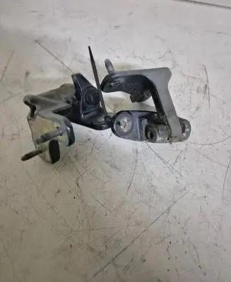 Mercedes-Benz GLK (X204) Front door upper hinge