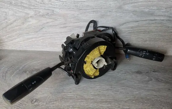 Mazda 323 F Wiper turn signal indicator stalk/switch 175018 GV1Z645011 1675026