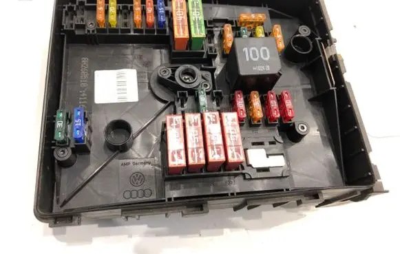 Skoda Superb B6 (3T) Fuse box set 1K0937118