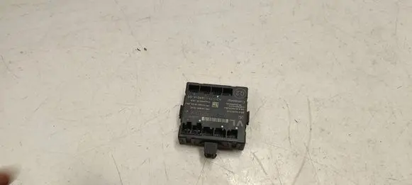 Mercedes-Benz A W176 Door control unit/module A1669000318