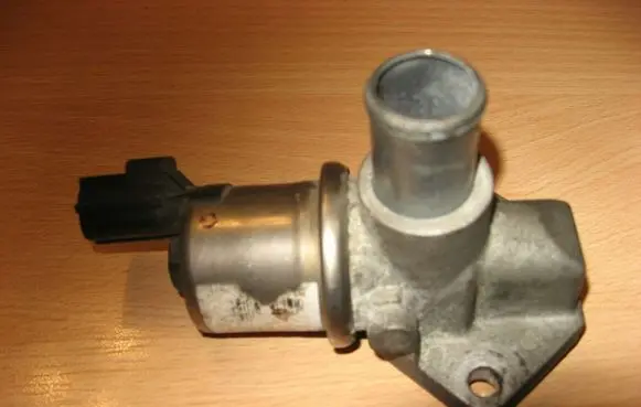 Lincoln Navigator Coolant heater control valve 