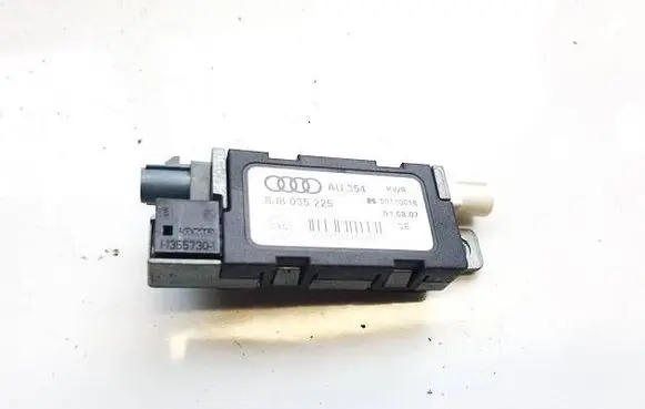 Audi TT TTS Mk2 Antenna control unit 8j8035225 50110018