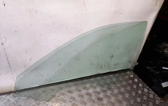 Audi A4 S4 B9 Front door window glass four-door 8W0845201