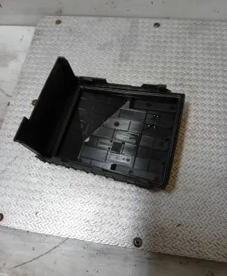 Volkswagen Golf VI Fuse box cover 1K0937132G 1K0937132F 014189871
