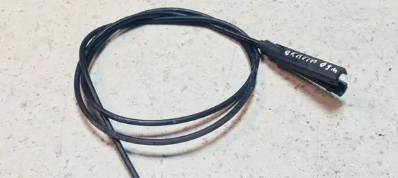 Skoda Octavia Mk2 (1Z) Engine bonnet/hood lock release cable 1Z0823535A