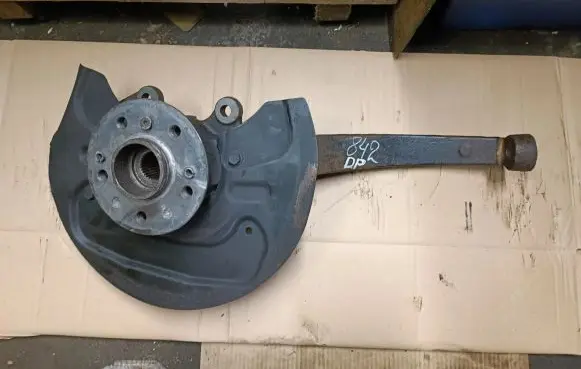 Mercedes-Benz R AMG W251 Front wheel hub