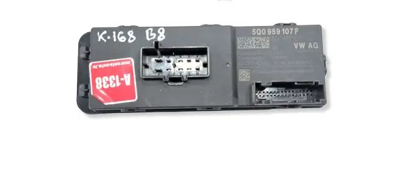 Volkswagen PASSAT B8 Tailgate/trunk control unit/module 5Q0959107F
