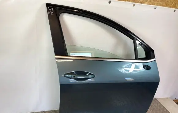 KIA Sportage Front door