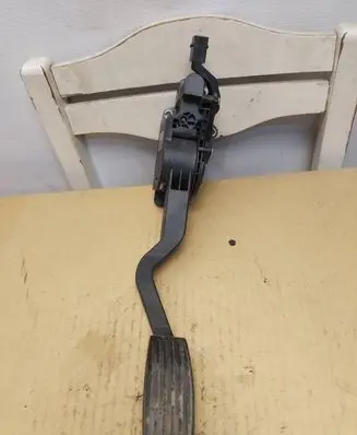 Opel Combo D Accelerator throttle pedal 51831865 0280755158