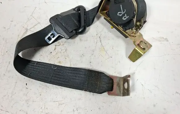 Rear seatbelt