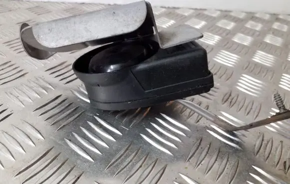 Volkswagen Touran II Alarm system siren 1K0951605C