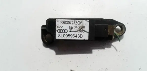 Audi A3 S3 8L Airbag deployment crash/impact sensor 8L0959643B 023030727ZO