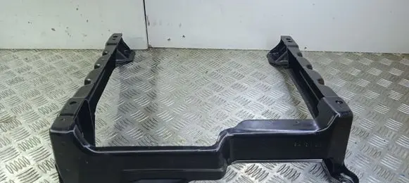 Volkswagen Touareg II Driver seat console base 7P0881677