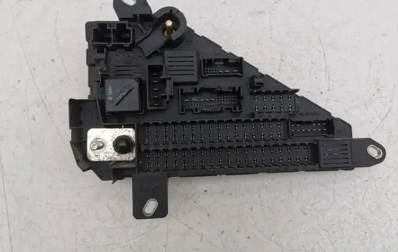 BMW 5 E60 E61 Fuse module 9138830