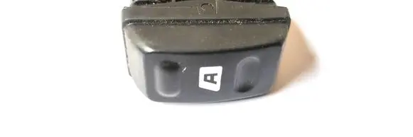 Citroen Xsara Picasso Electric window control switch 22681