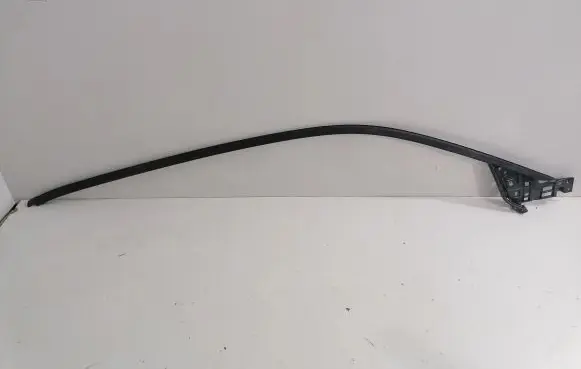 BMW i3 Front door glass trim molding 7453552