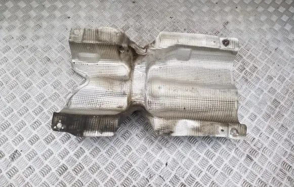 Skoda Superb B8 (3V) Exhaust heat shield 5Q0825613C